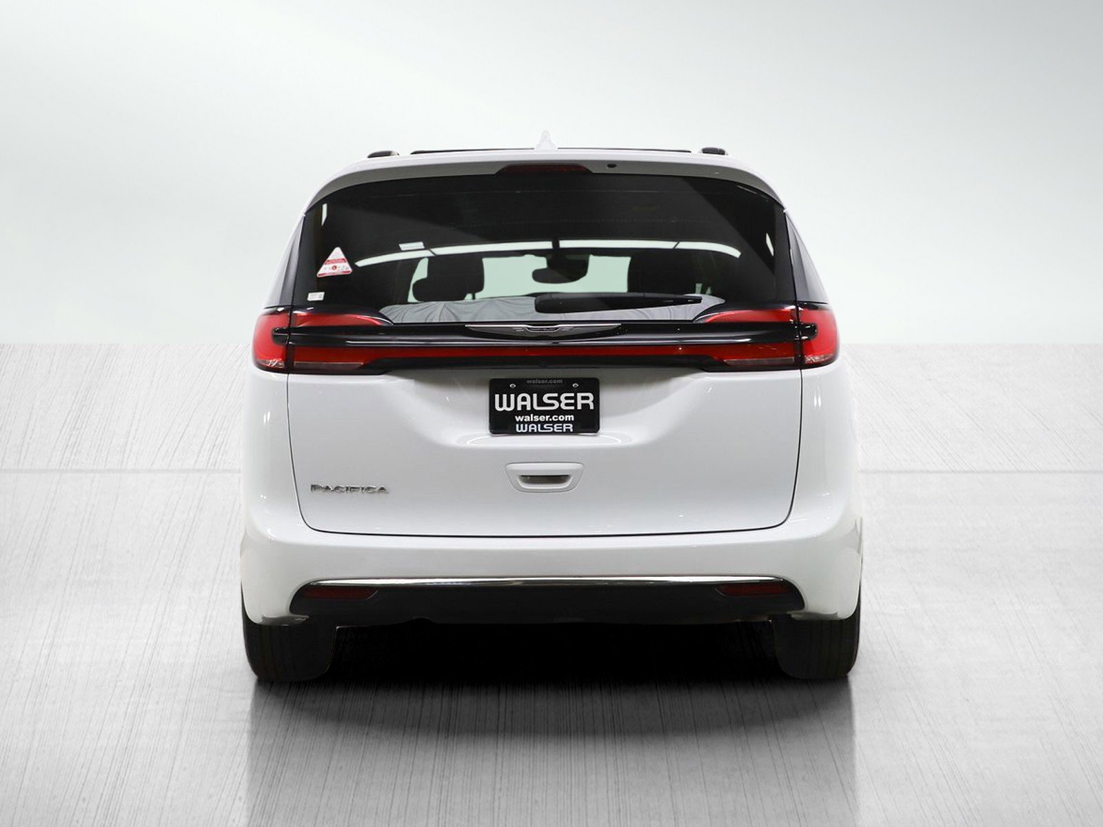 Used 2022 Chrysler Pacifica Touring-L image 4