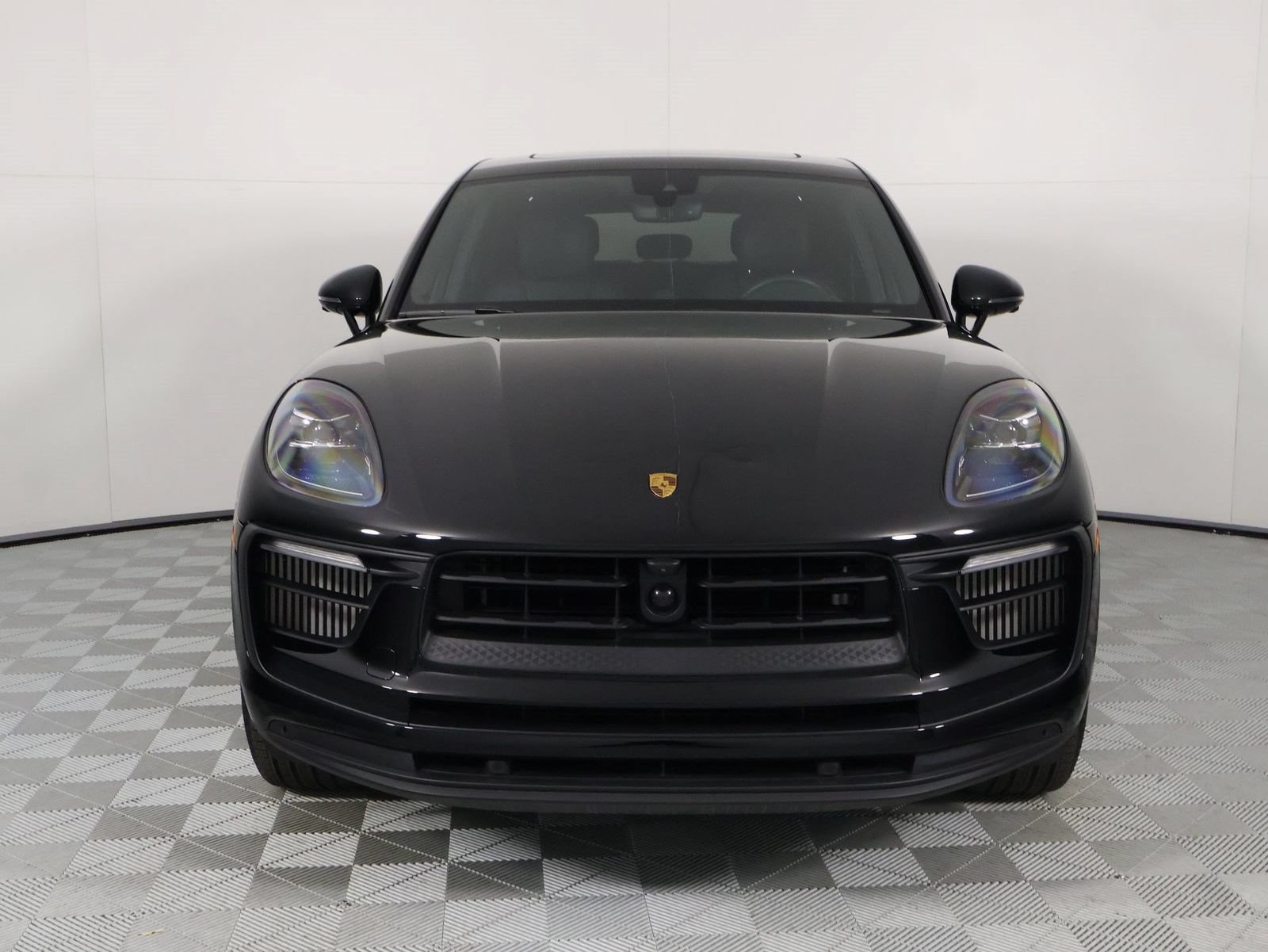 Certified 2024 Porsche Macan S AWD/4WD image 10