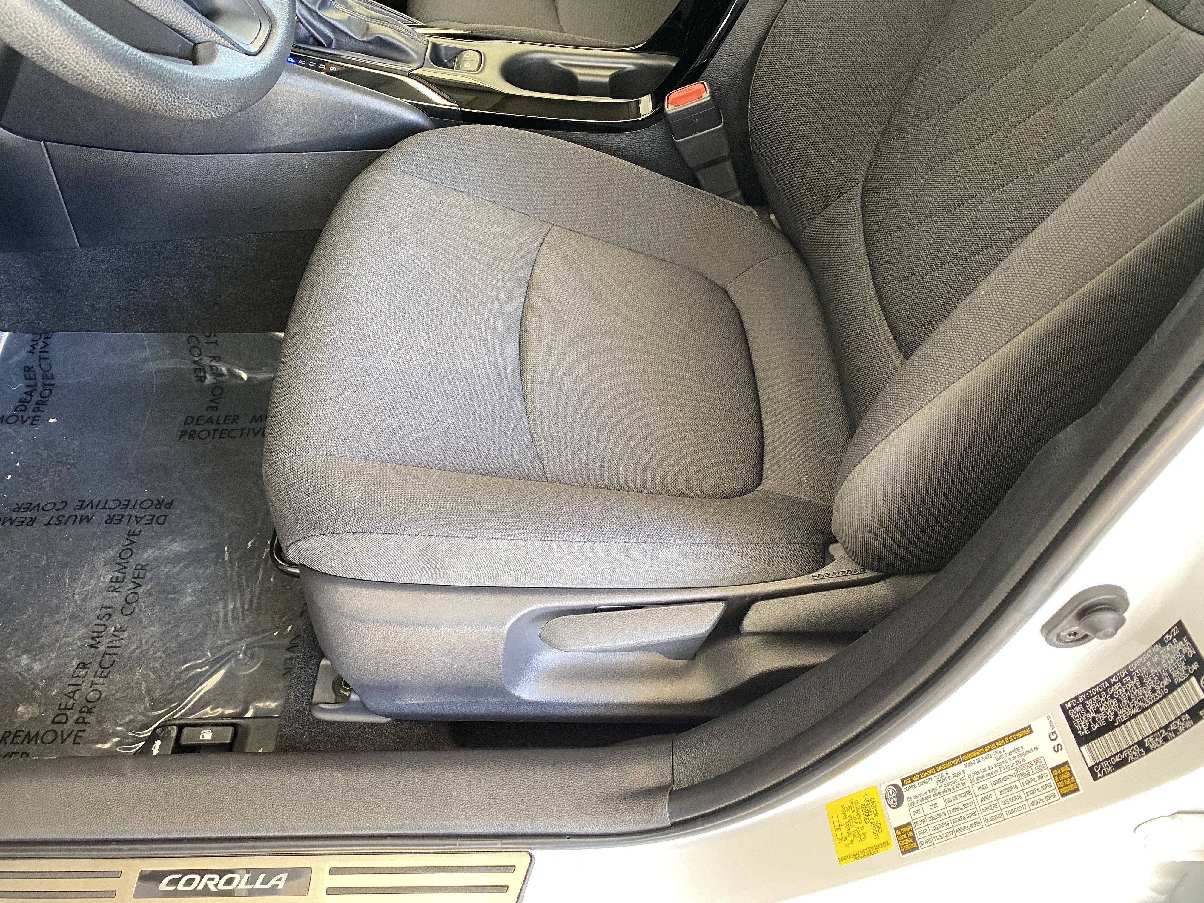 Used 2022 Toyota Corolla LE FWD image 12