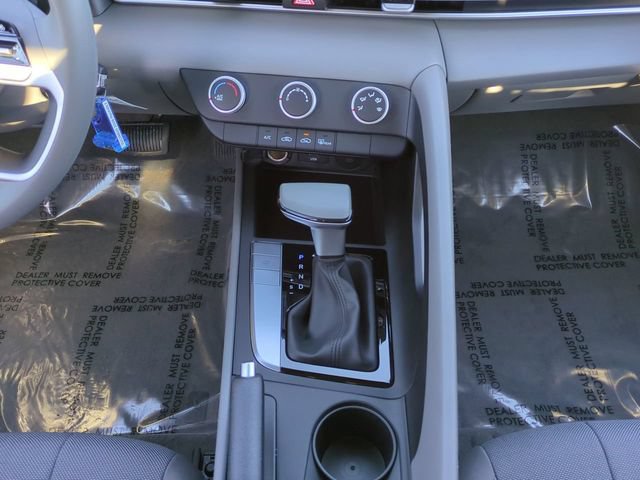 New 2026 Hyundai Elantra SE FWD image 18