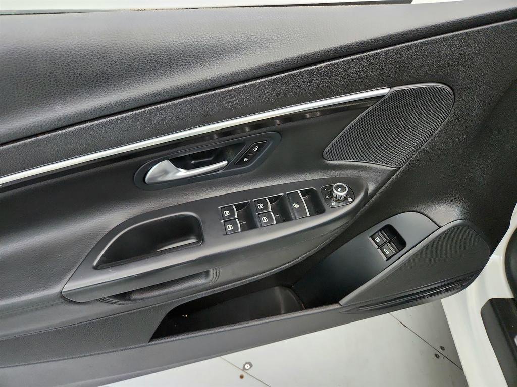 Used 2013 Volkswagen Eos w/ Sport Package image 20