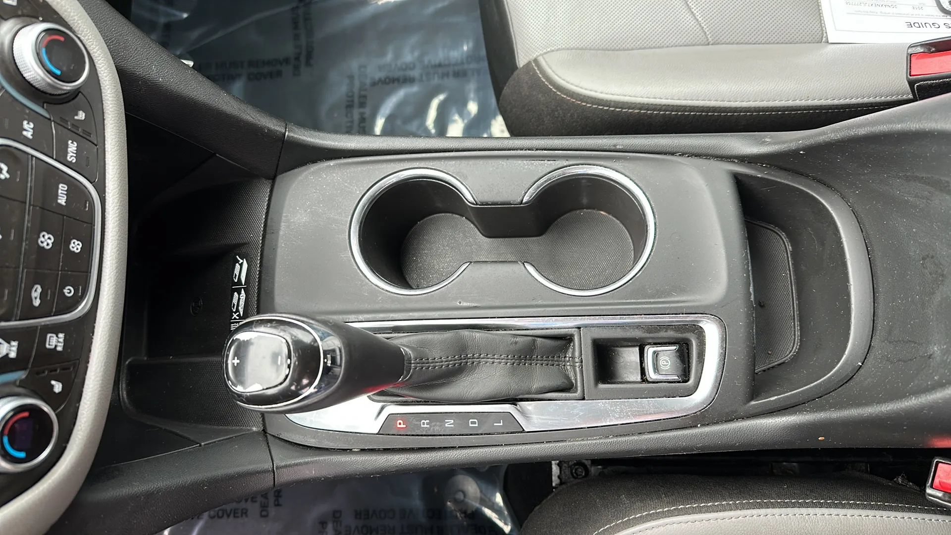 Used 2018 Chevrolet Equinox Premier FWD image 38