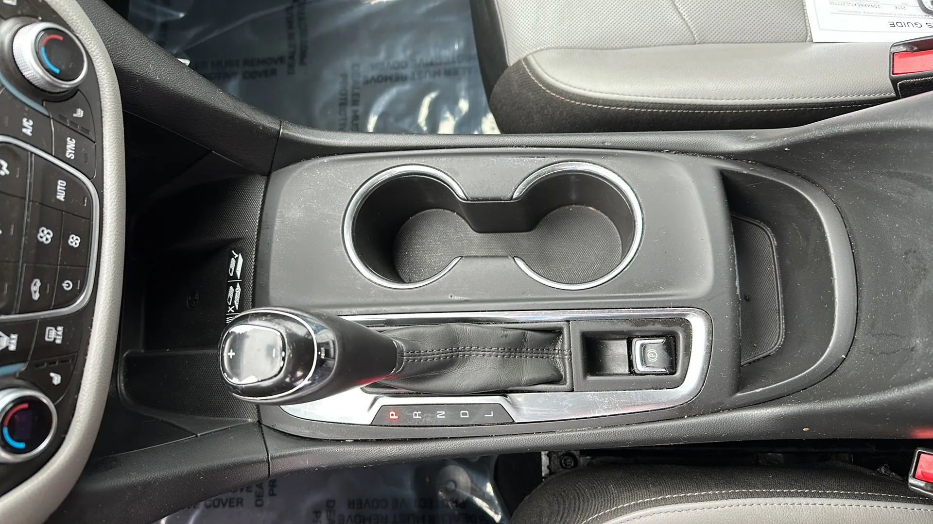 Used 2018 Chevrolet Equinox Premier FWD image 38
