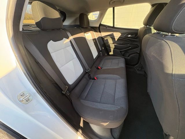 Used 2025 Chevrolet Trax LS w/ LS Convenience Package image 27