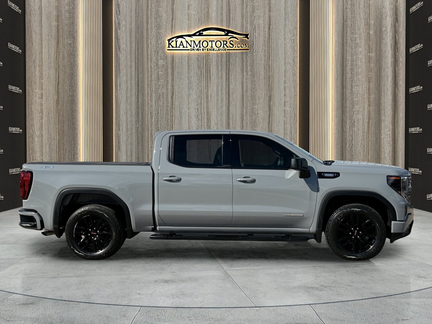 Used 2024 GMC Sierra 1500 Elevation w/ LPO, Elevation Black Package AWD/4WD image 11