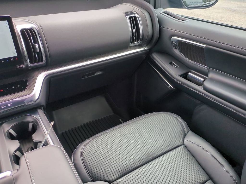 New 2025 Ford Expedition Platinum w/ Stealth Appearance Package image 20