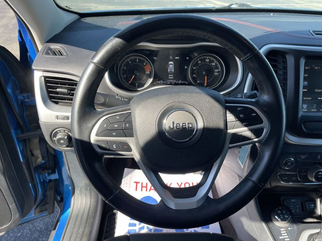 Used 2017 Jeep Cherokee Trailhawk image 14