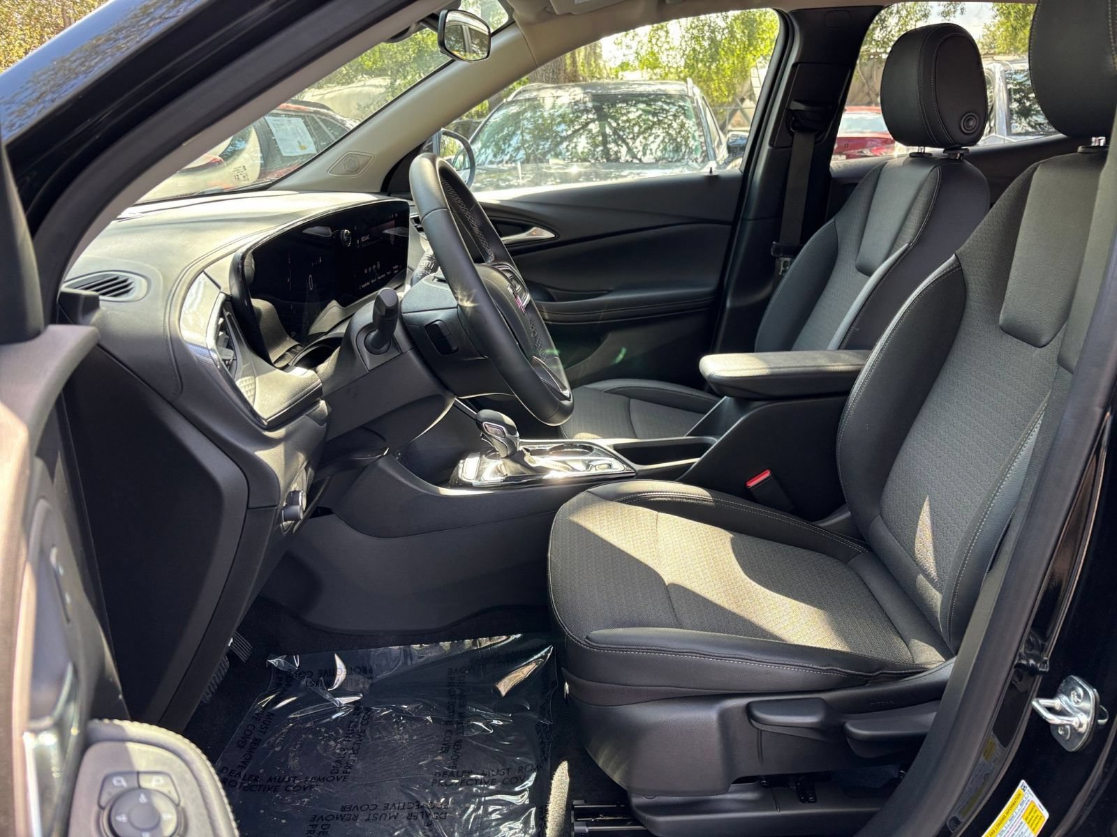 Used 2025 Buick Encore GX Preferred FWD image 25
