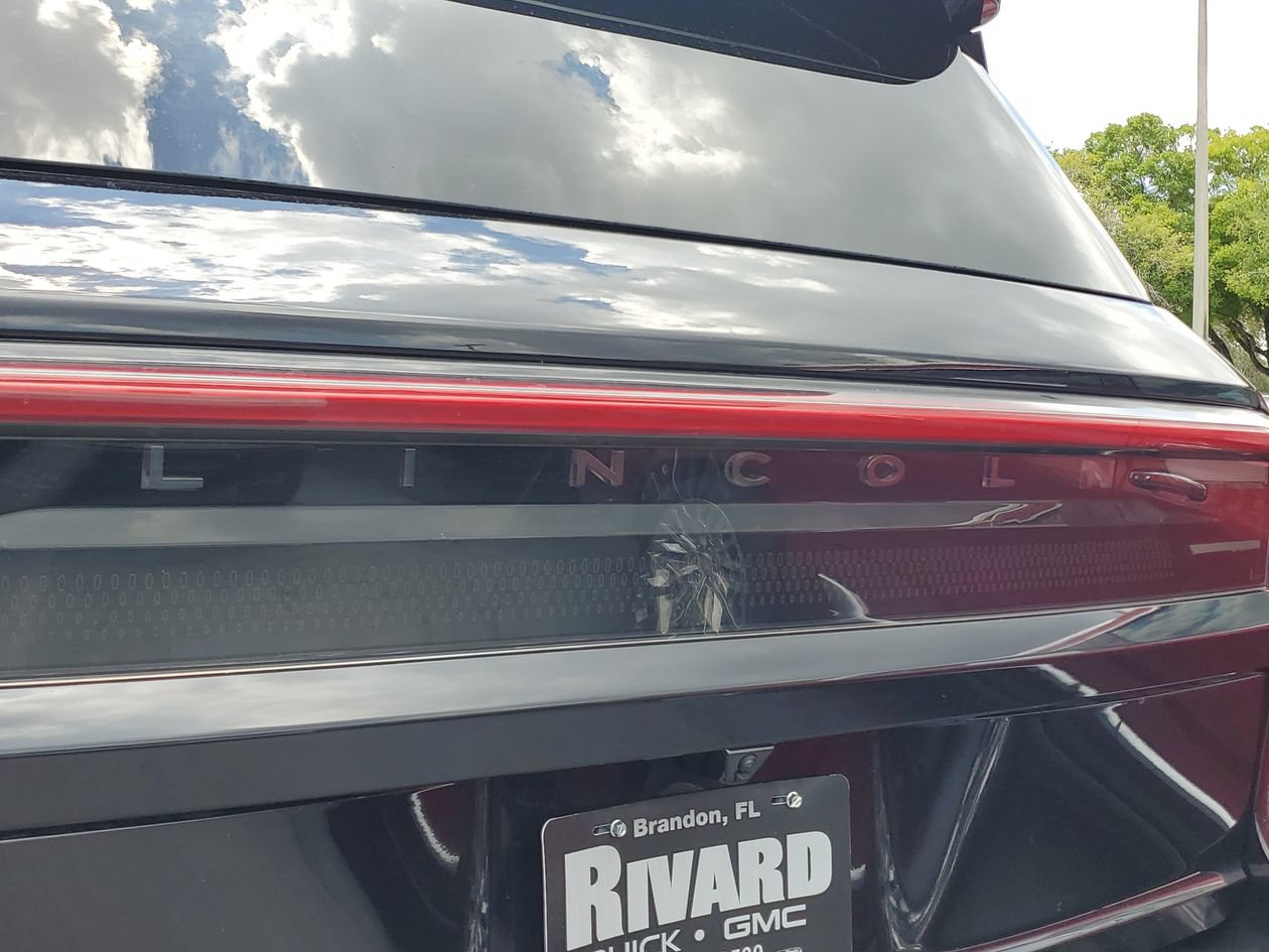 Used 2025 Lincoln Navigator L Reserve AWD/4WD image 6