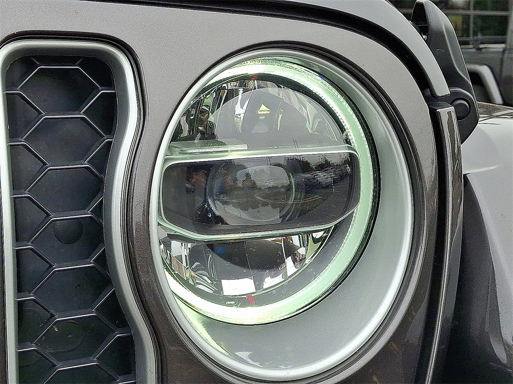 Used 2022 Jeep Wrangler Unlimited Sahara w/ Cold Weather Group image 10