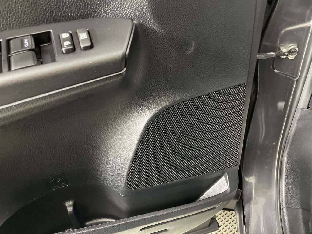 Used 2018 Toyota RAV4 LE w/ Carpet Mat Package image 21