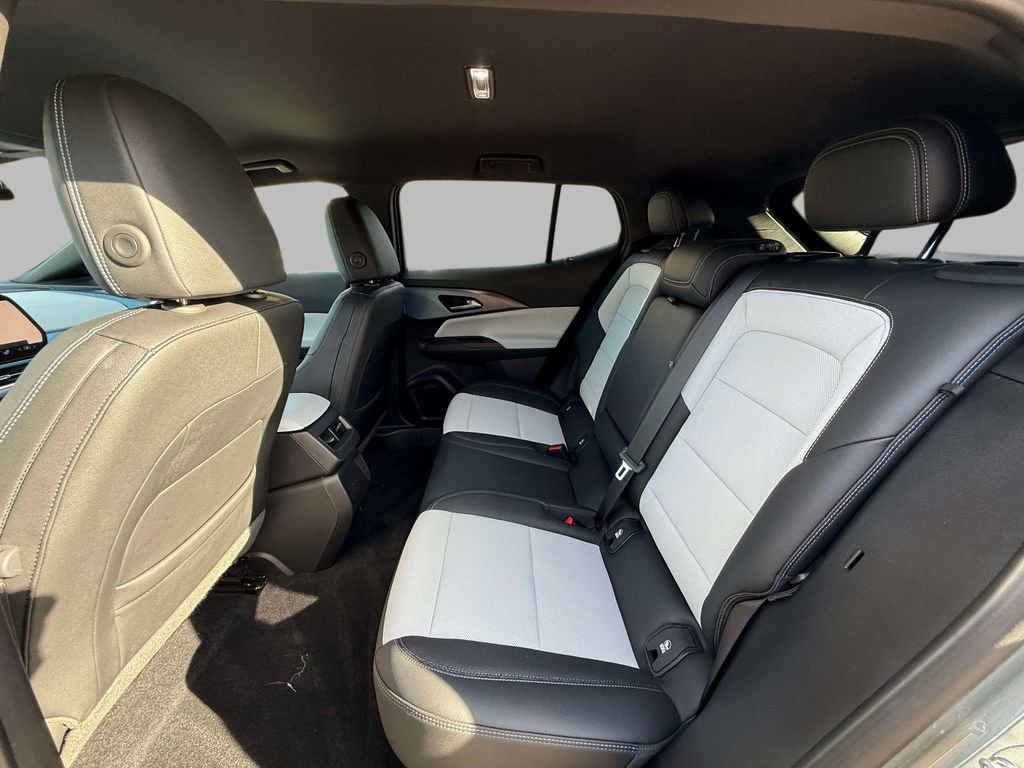 Used 2024 Chevrolet Equinox EV LT image 19