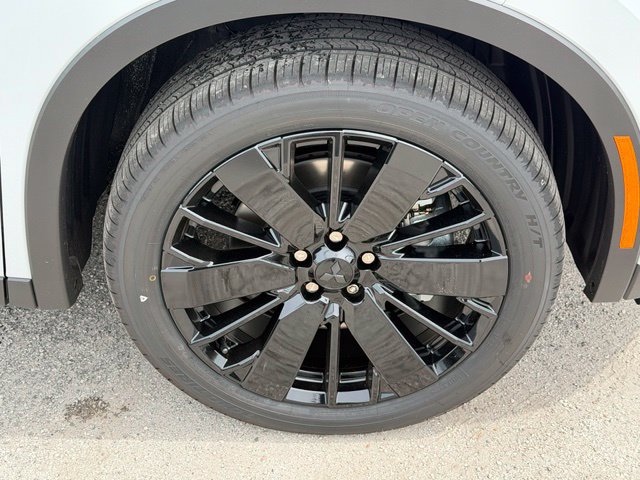 New 2026 Mitsubishi Outlander LE FWD image 28