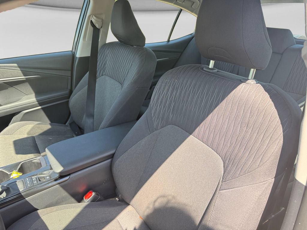 Used 2025 Toyota Camry LE FWD image 22
