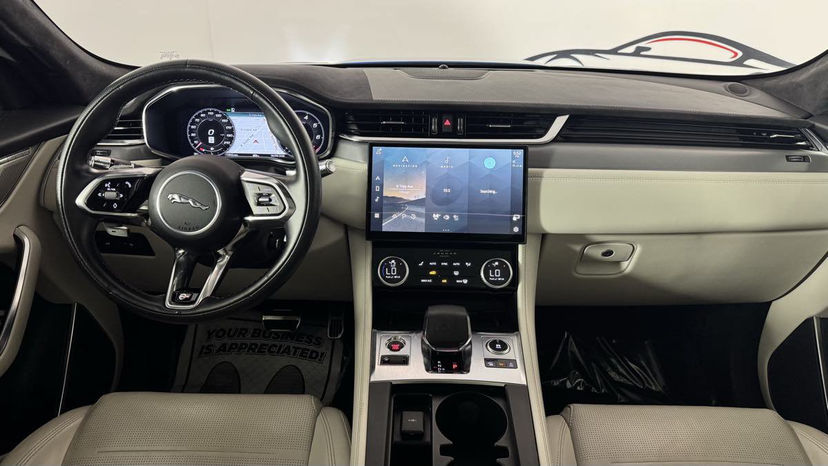 Used 2022 Jaguar F-PACE SVR AWD/4WD image 34