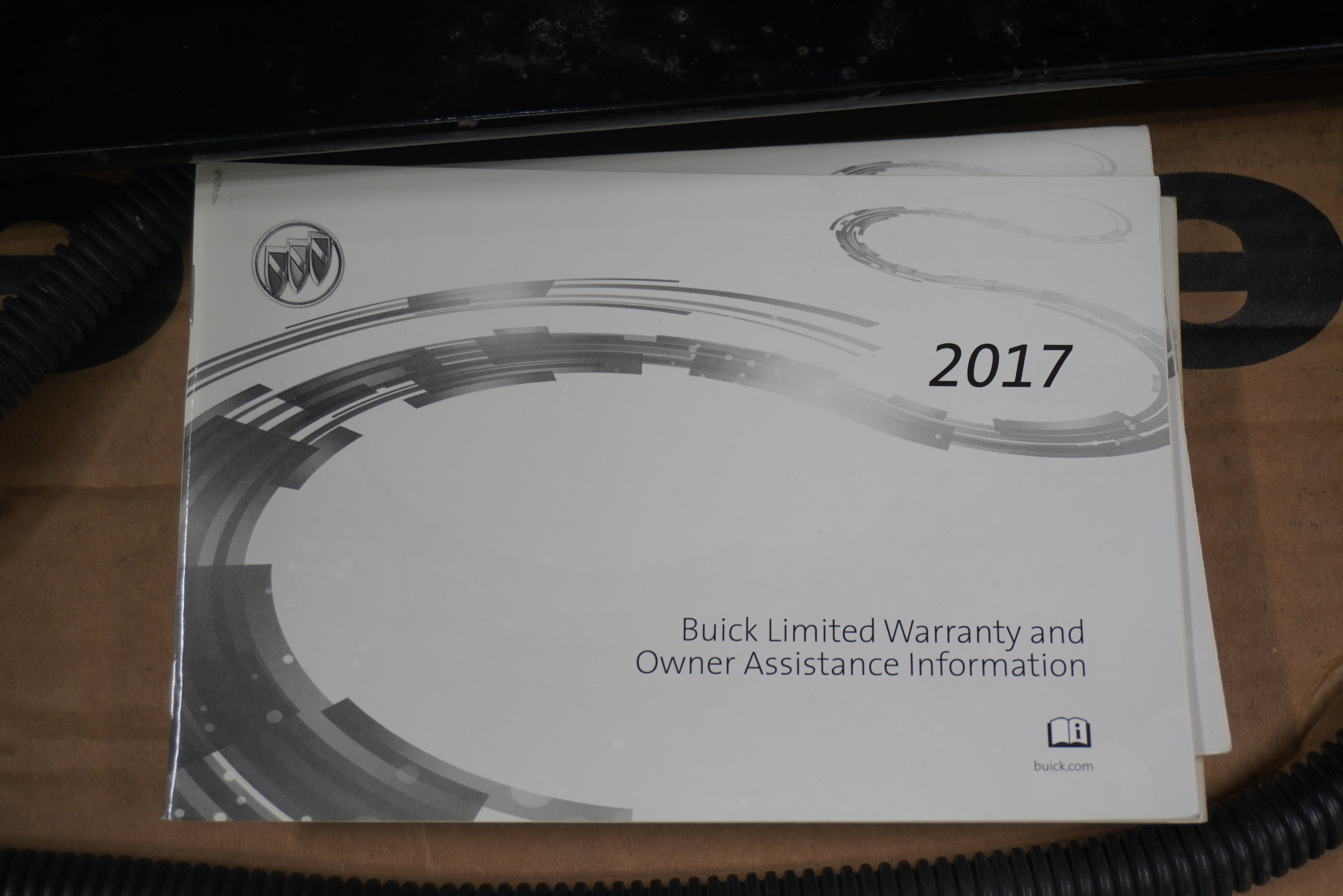 Used 2017 Buick Envision Essence FWD image 28