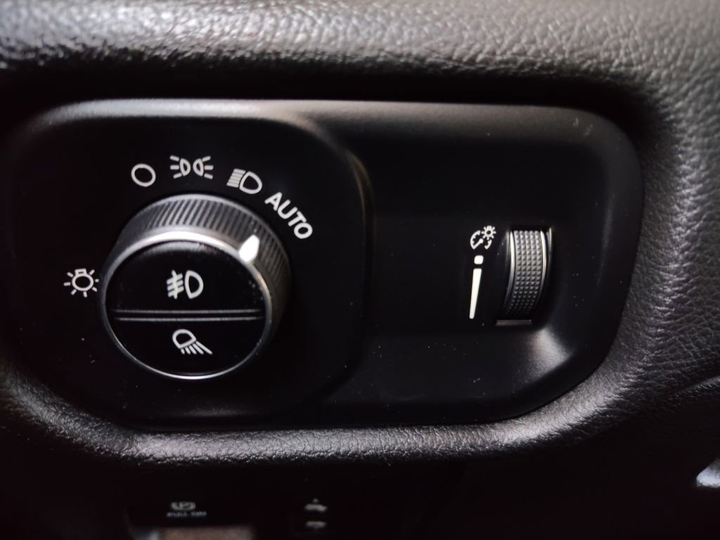 Used 2023 RAM 1500 Lone Star image 13