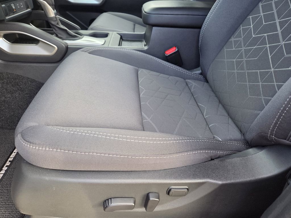 Certified 2025 Nissan Frontier SV image 12