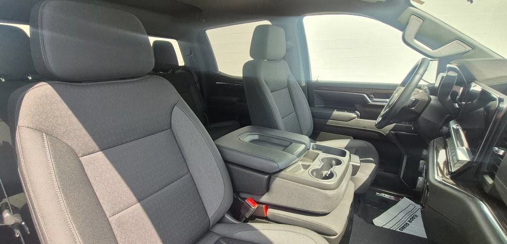 Used 2023 Chevrolet Silverado 1500 LT AWD/4WD image 4