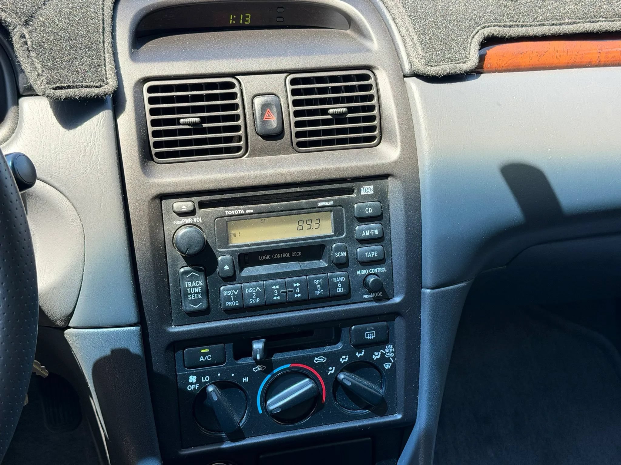 Used 1999 Toyota Solara SE FWD image 8