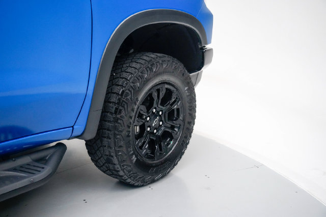 Used 2023 Chevrolet Silverado 1500 ZR2 w/ Technology Package AWD/4WD image 11