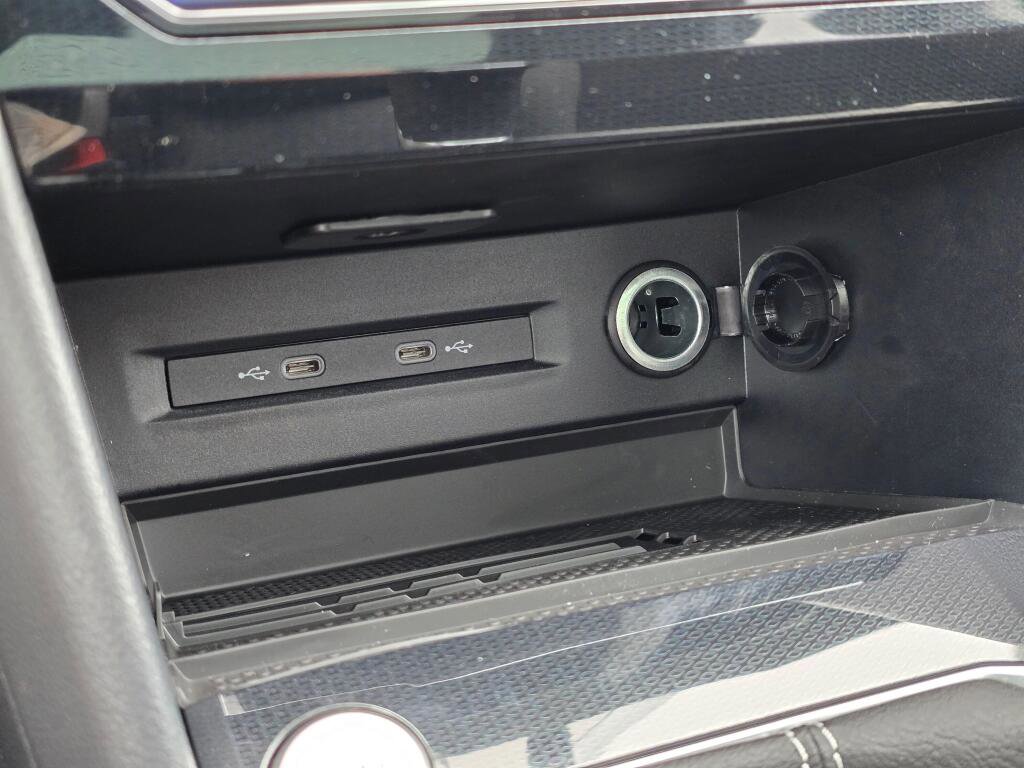 New 2026 Volkswagen Taos SE image 31