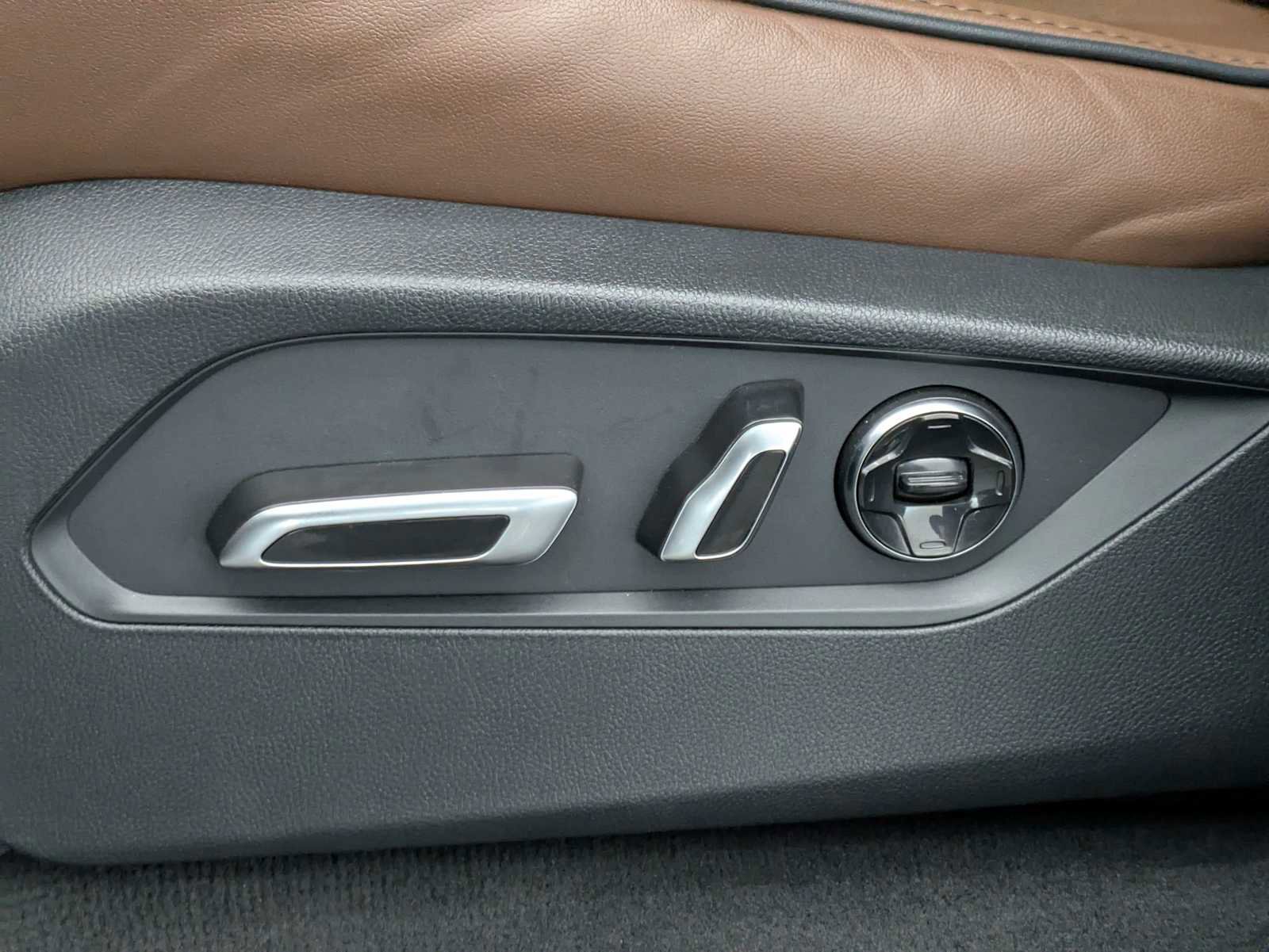 Used 2023 Acura MDX SH-AWD w/ Advance Package image 17