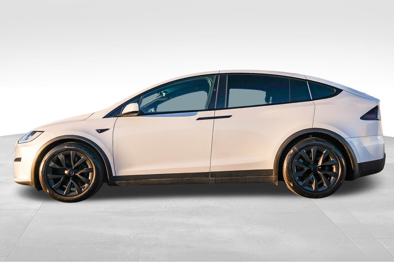 Used 2023 Tesla Model X image 8