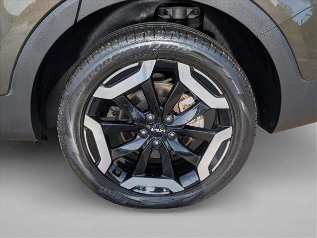 Used 2023 Kia Telluride EX w/ EX Captain's Chair Package image 23