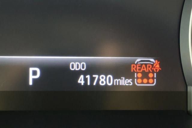 Used 2024 Toyota Highlander XLE AWD/4WD image 14