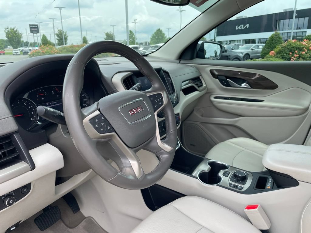 Used 2020 GMC Terrain Denali w/ Denali Premium Package AWD/4WD image 10