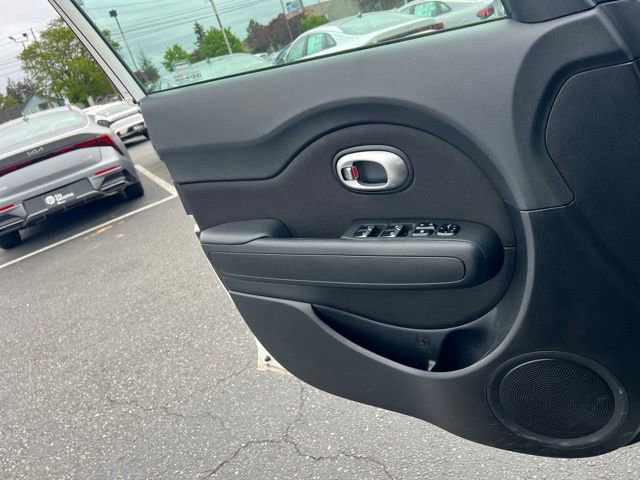Used 2019 Kia Soul + FWD image 17