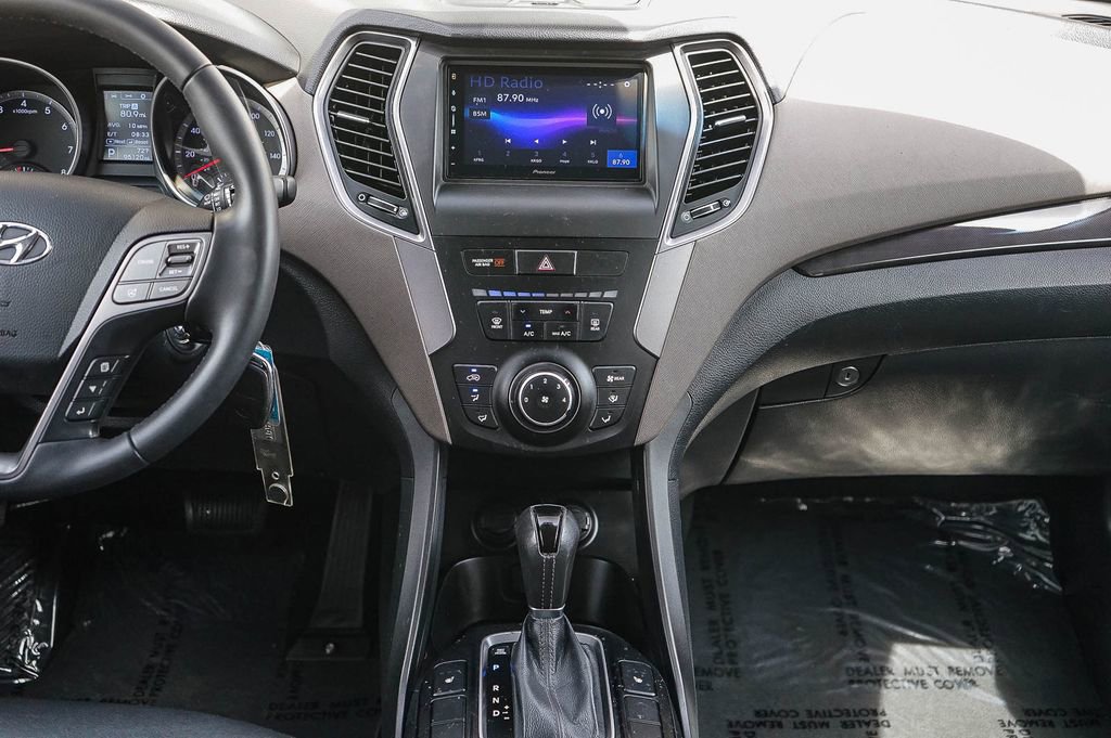 Used 2014 Hyundai Santa Fe GLS image 12