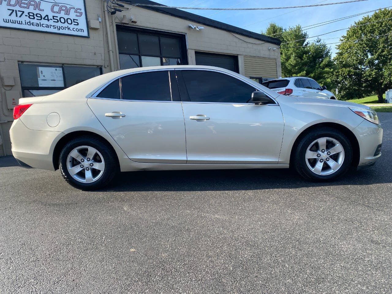 Used 2015 Chevrolet Malibu LS FWD image 2