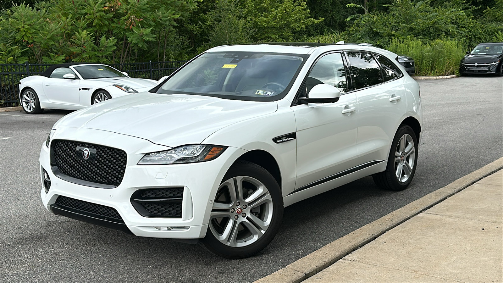 Used 2017 Jaguar F-PACE R-Sport AWD/4WD image 1