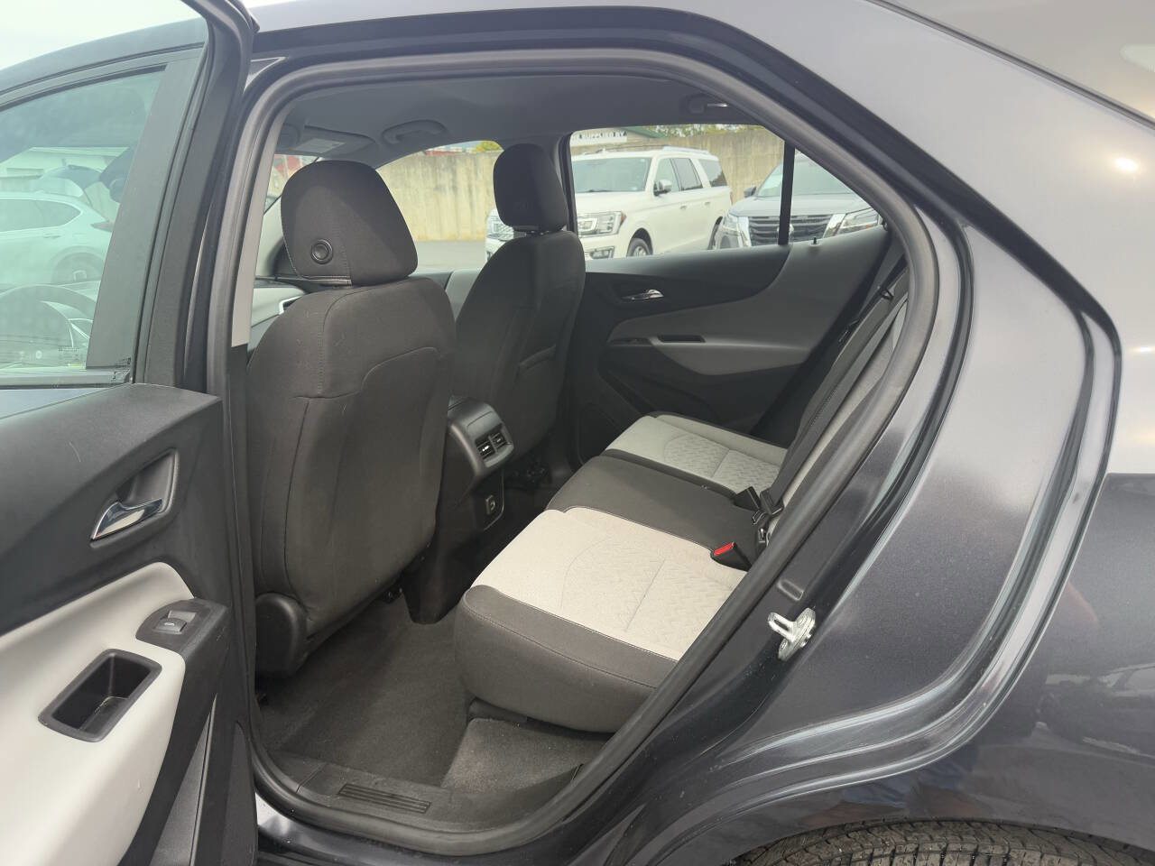 Used 2022 Chevrolet Equinox LS image 17