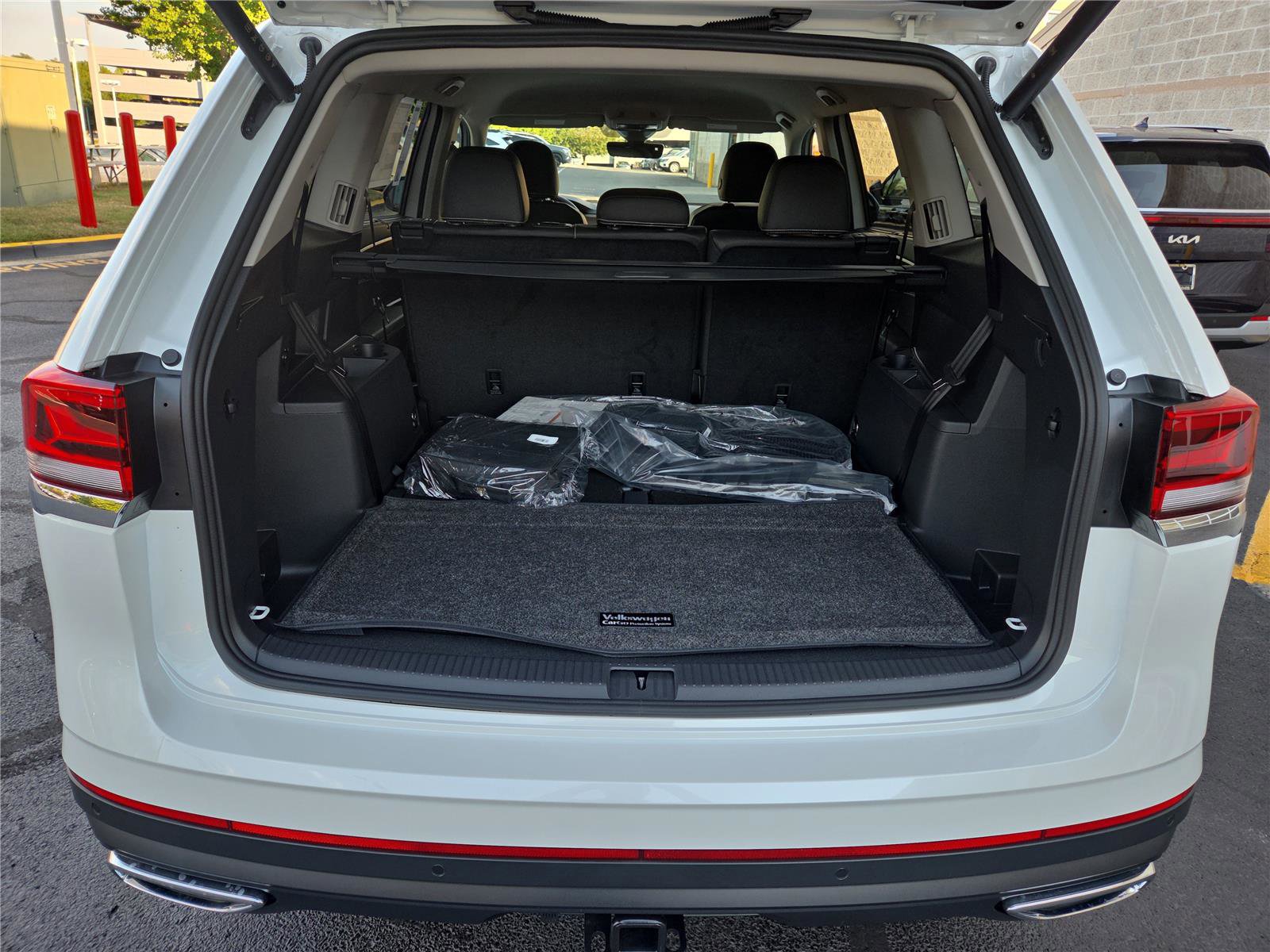 New 2026 Volkswagen Atlas SE image 27