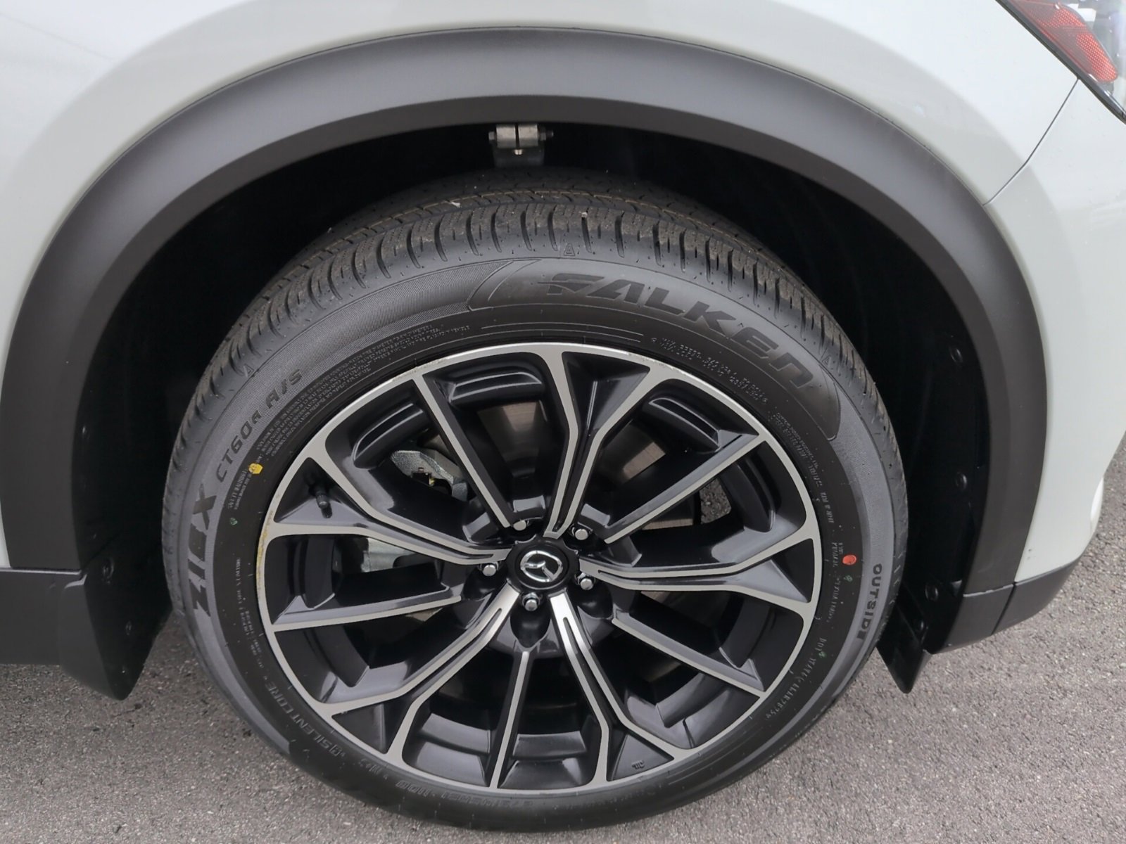 Certified 2025 MAZDA CX-70 Plug-In Hybrid w/ Premium Plus image 10