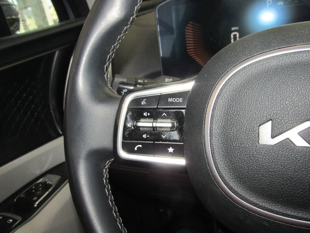 Used 2025 Kia Sorento S image 15