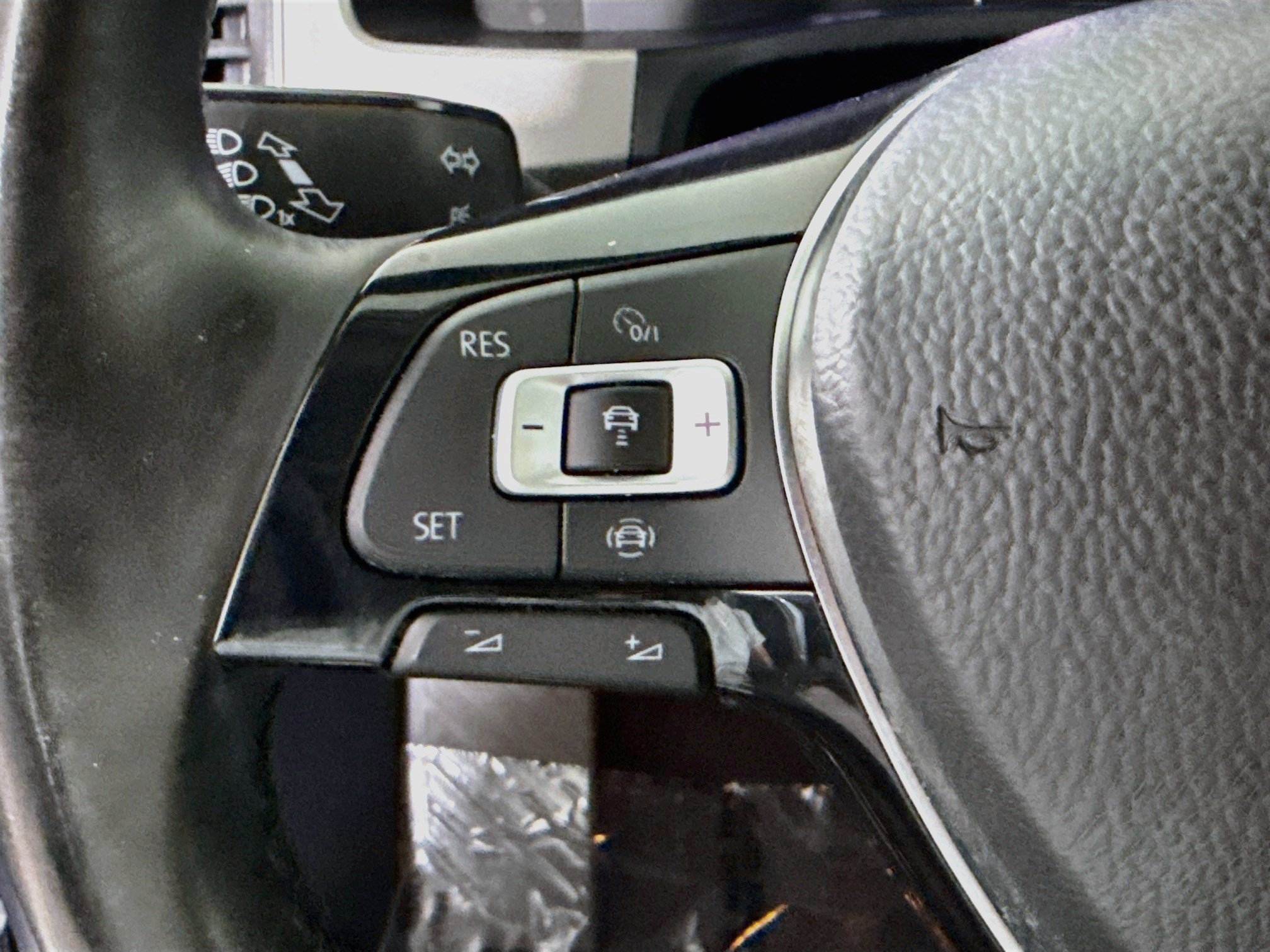 Used 2019 Volkswagen Atlas SEL AWD/4WD image 14