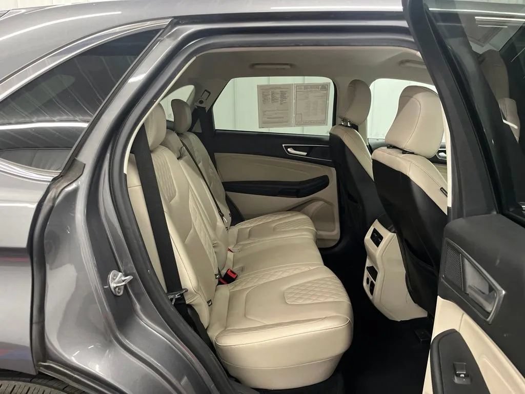 Used 2024 Ford Edge Titanium AWD/4WD image 12