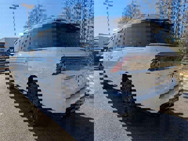 New 2025 Lincoln Navigator L Reserve image 2