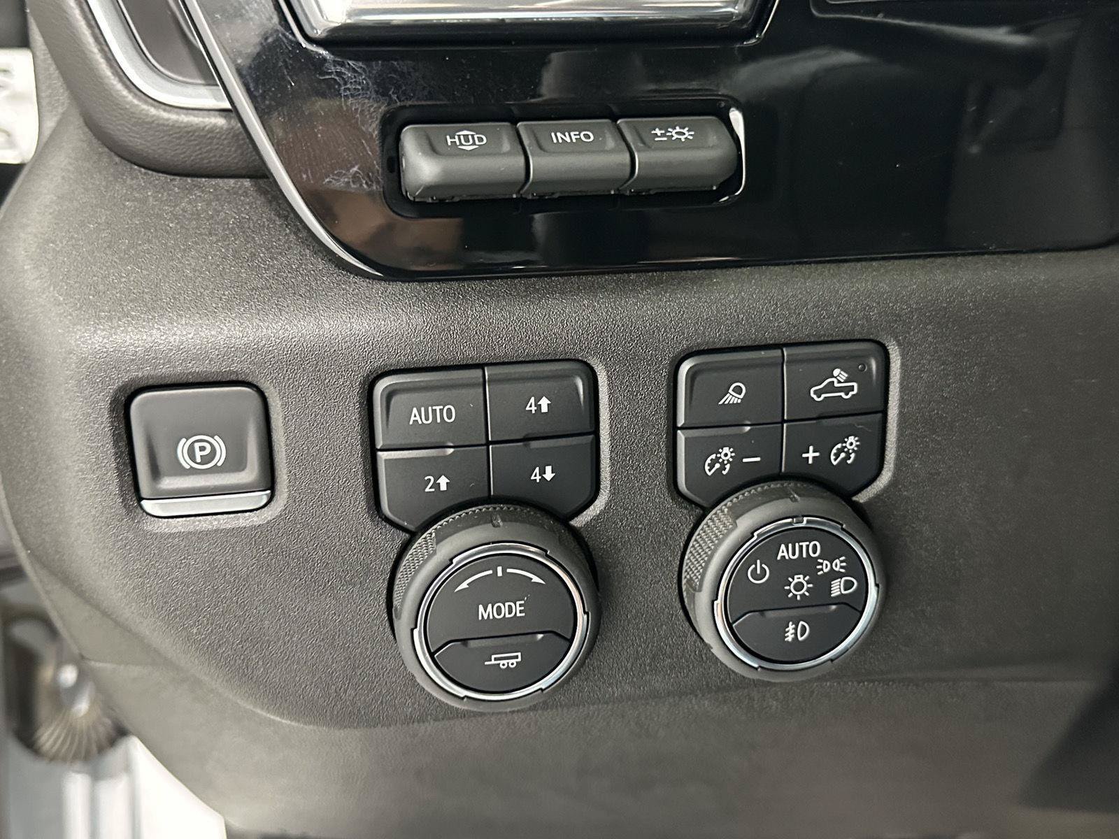 Used 2025 Chevrolet Silverado 3500 LTZ w/ LTZ Plus Package AWD/4WD image 17
