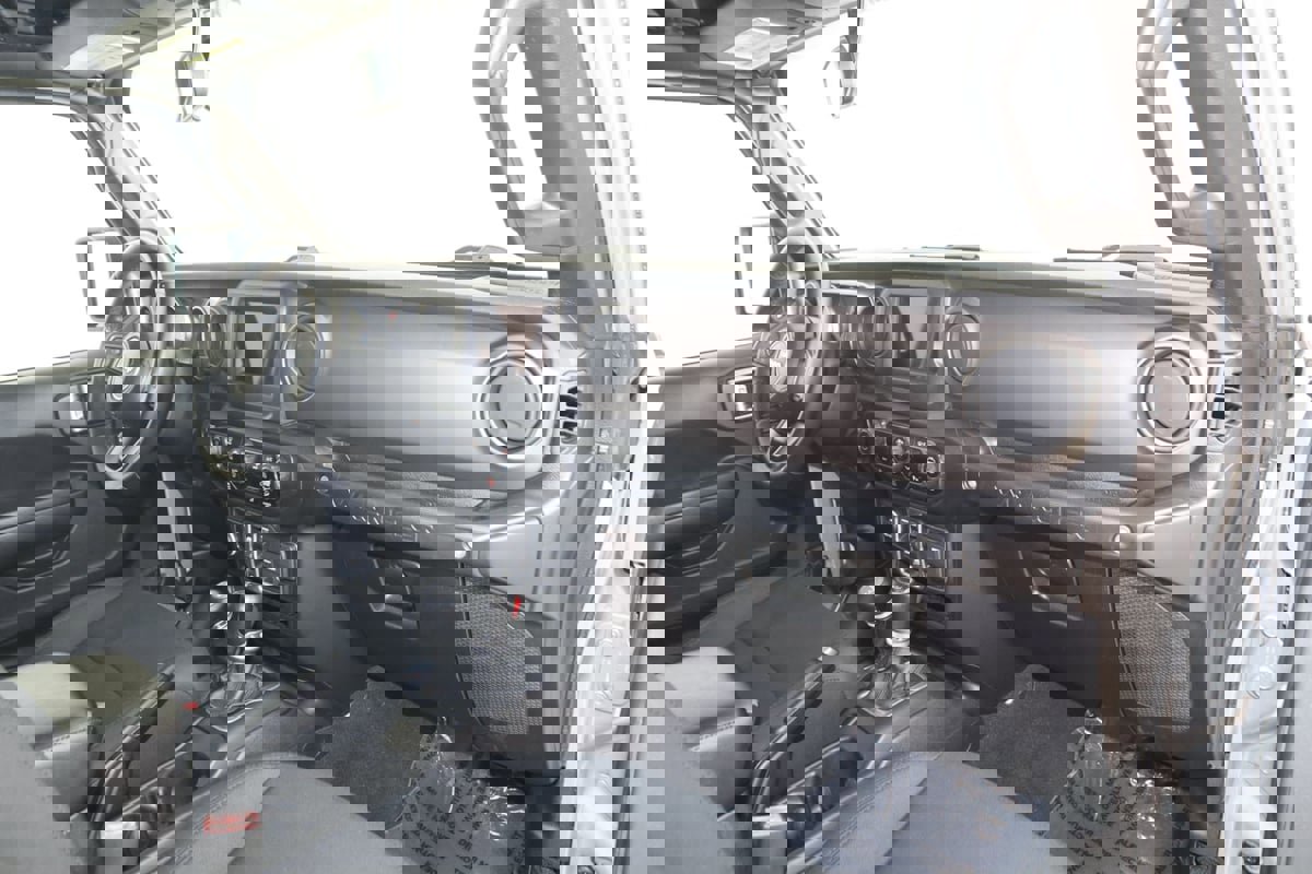 Used 2018 Jeep Wrangler Unlimited Sport S image 38