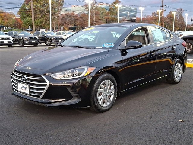 Used 2017 Hyundai Elantra SE w/ Cargo Package image 4