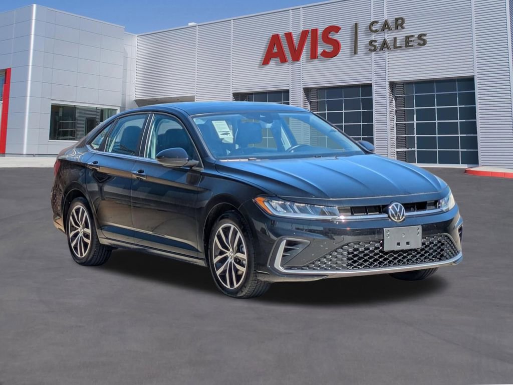 Used 2025 Volkswagen Jetta SE image 3