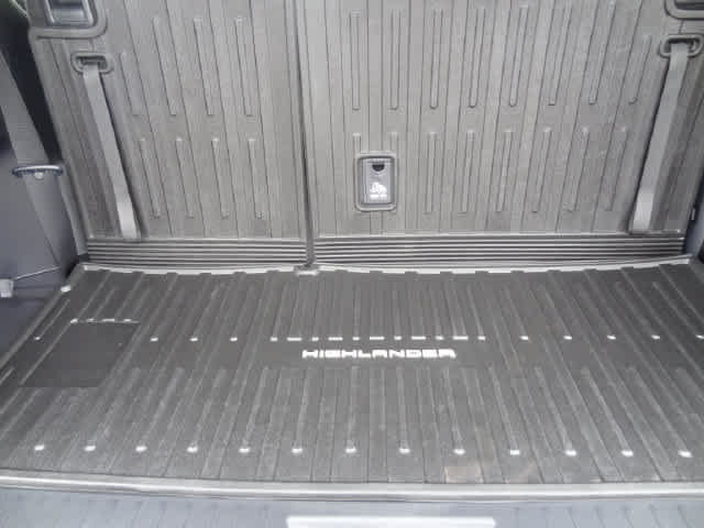 Certified 2026 Toyota Highlander XLE AWD/4WD image 10