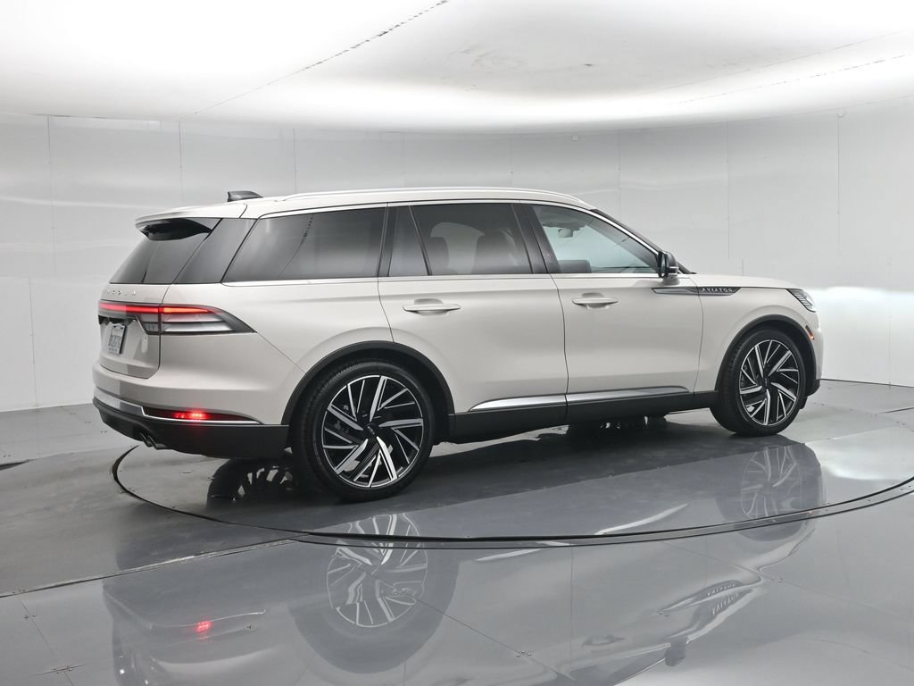 Used 2025 Lincoln Aviator Reserve w/ Equipment Group 201A AWD/4WD image 34
