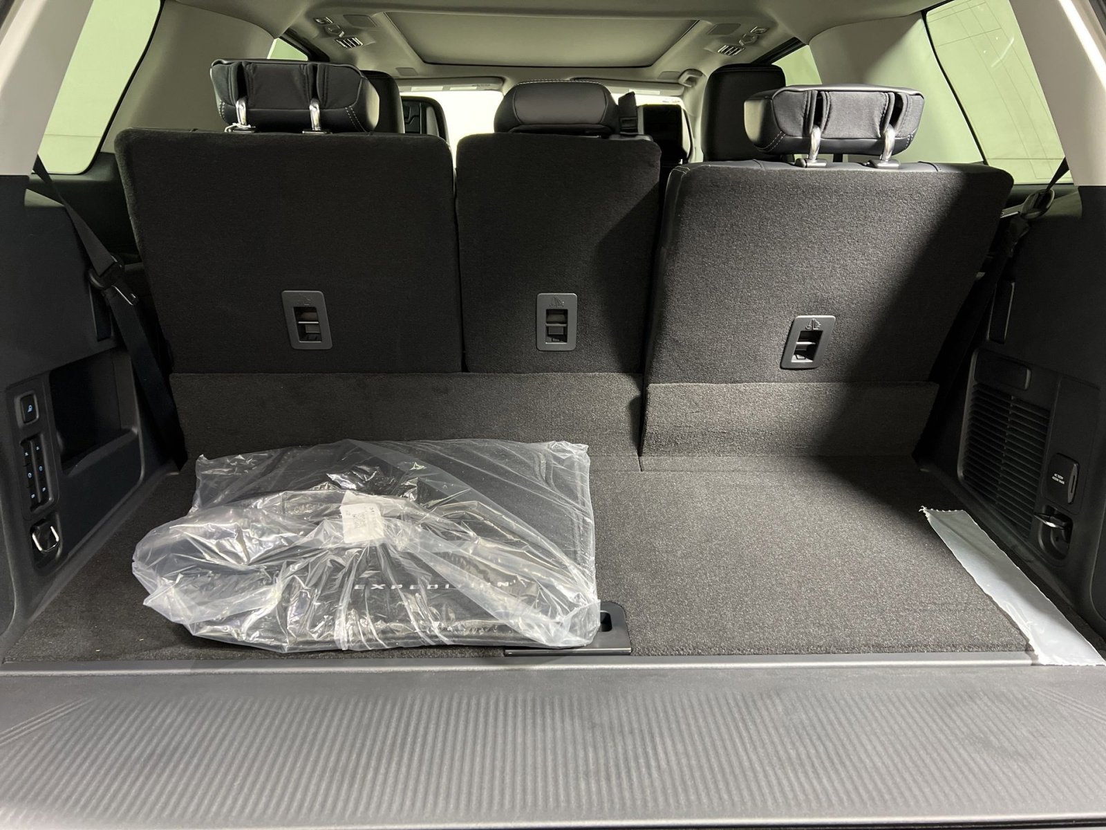 New 2026 Ford Expedition Platinum w/ Driver's Package image 27