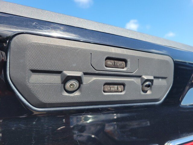 Used 2021 GMC Sierra 1500 SLT w/ SLT Premium Package AWD/4WD image 6